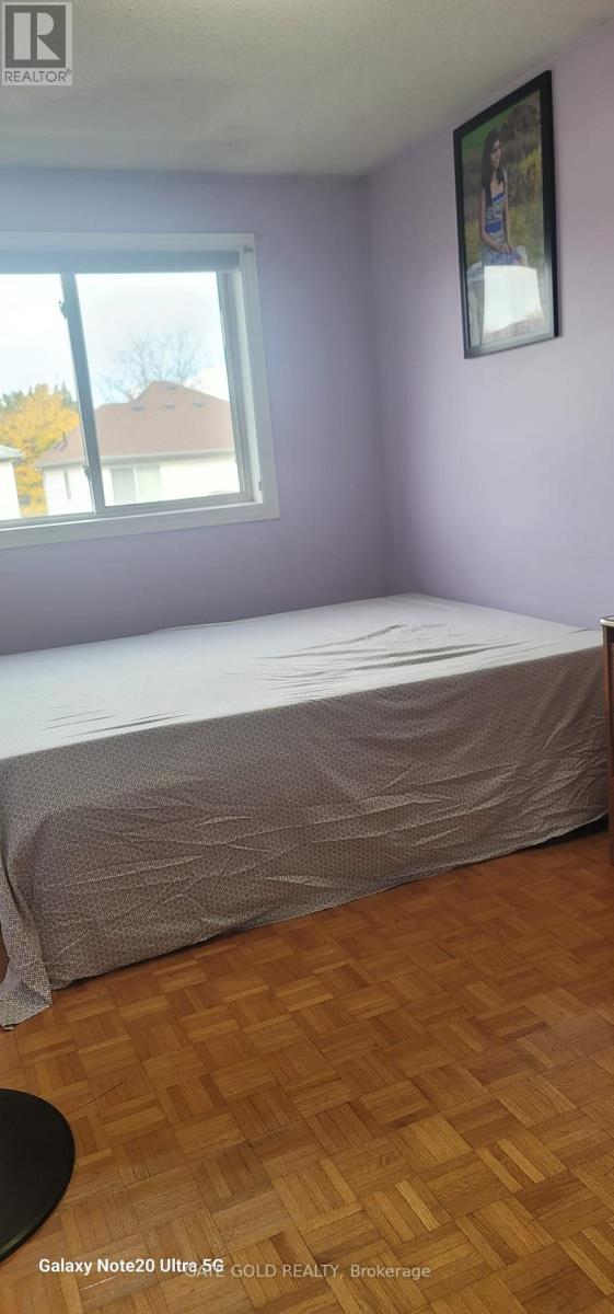 22 Oatfield Road, Brampton, ON - Indoor Photo Showing Bedroom