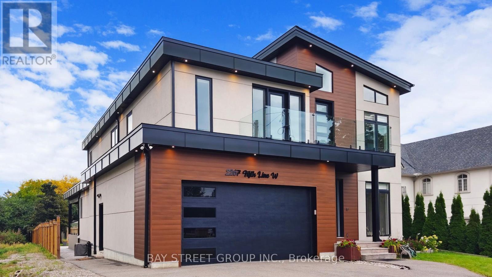 2267 Fifth Line W, Mississauga, ON - Outdoor