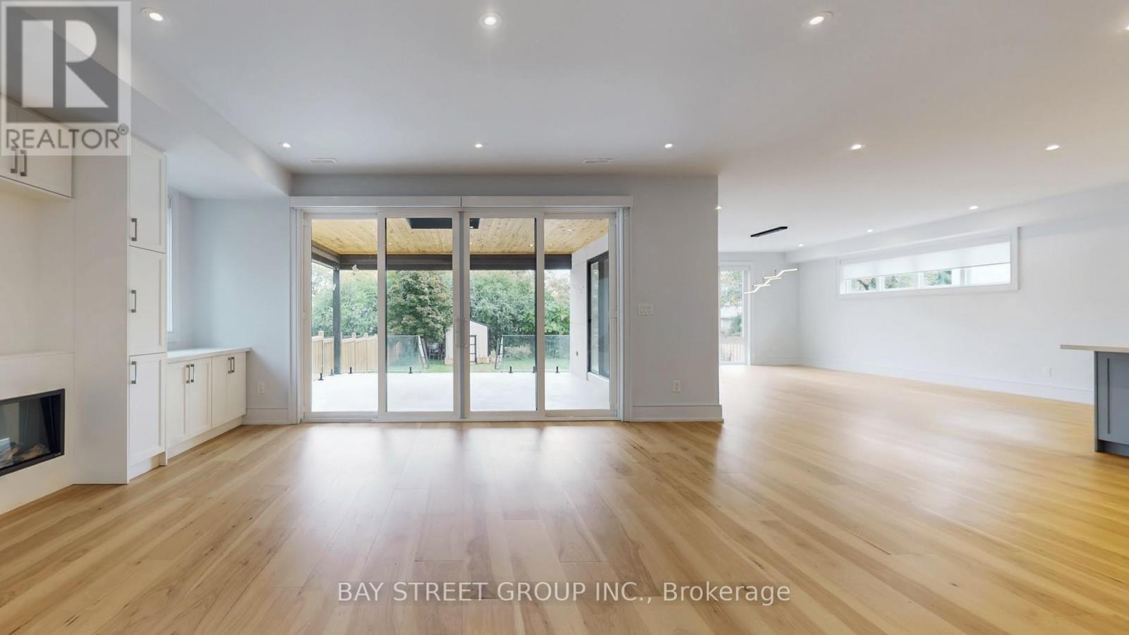 2267 Fifth Line W, Mississauga, ON - Indoor With Fireplace