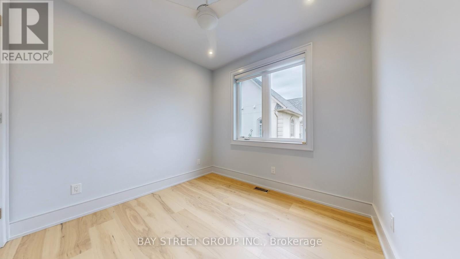 2267 Fifth Line W, Mississauga, ON - Indoor Photo Showing Other Room