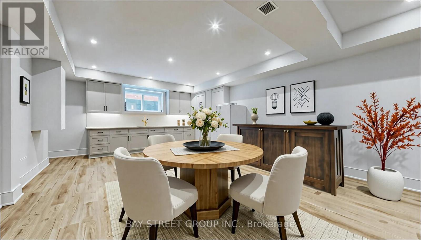 virtual staging - 2267 Fifth Line W, Mississauga, ON - Indoor Photo Showing Dining Room