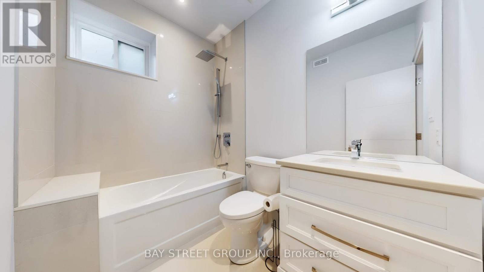 2267 Fifth Line W, Mississauga, ON - Indoor Photo Showing Bathroom