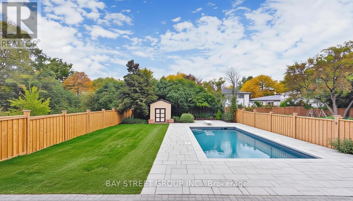 virtual staging - 2267 Fifth Line W, Mississauga, ON - Outdoor With In Ground Pool