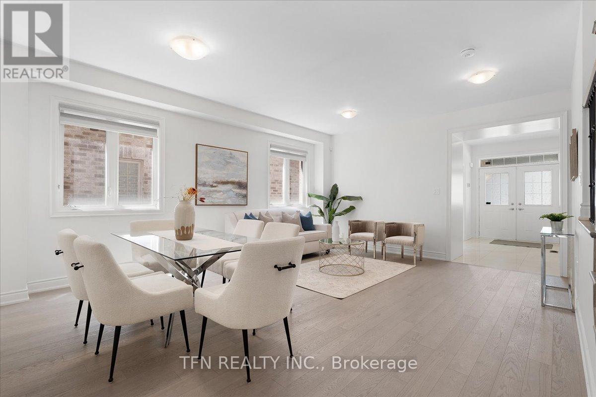 134 Granite Ridge Trail, Hamilton, ON - Indoor Photo Showing Dining Room