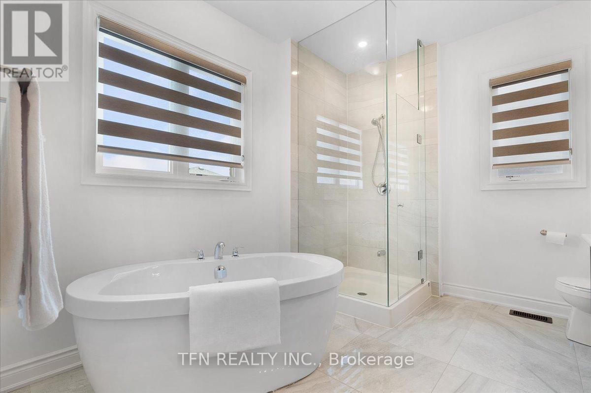 134 Granite Ridge Trail, Hamilton, ON - Indoor Photo Showing Bathroom