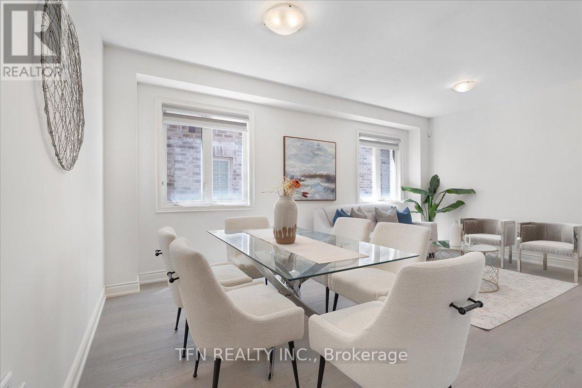 134 Granite Ridge Trail, Hamilton, ON - Indoor Photo Showing Dining Room