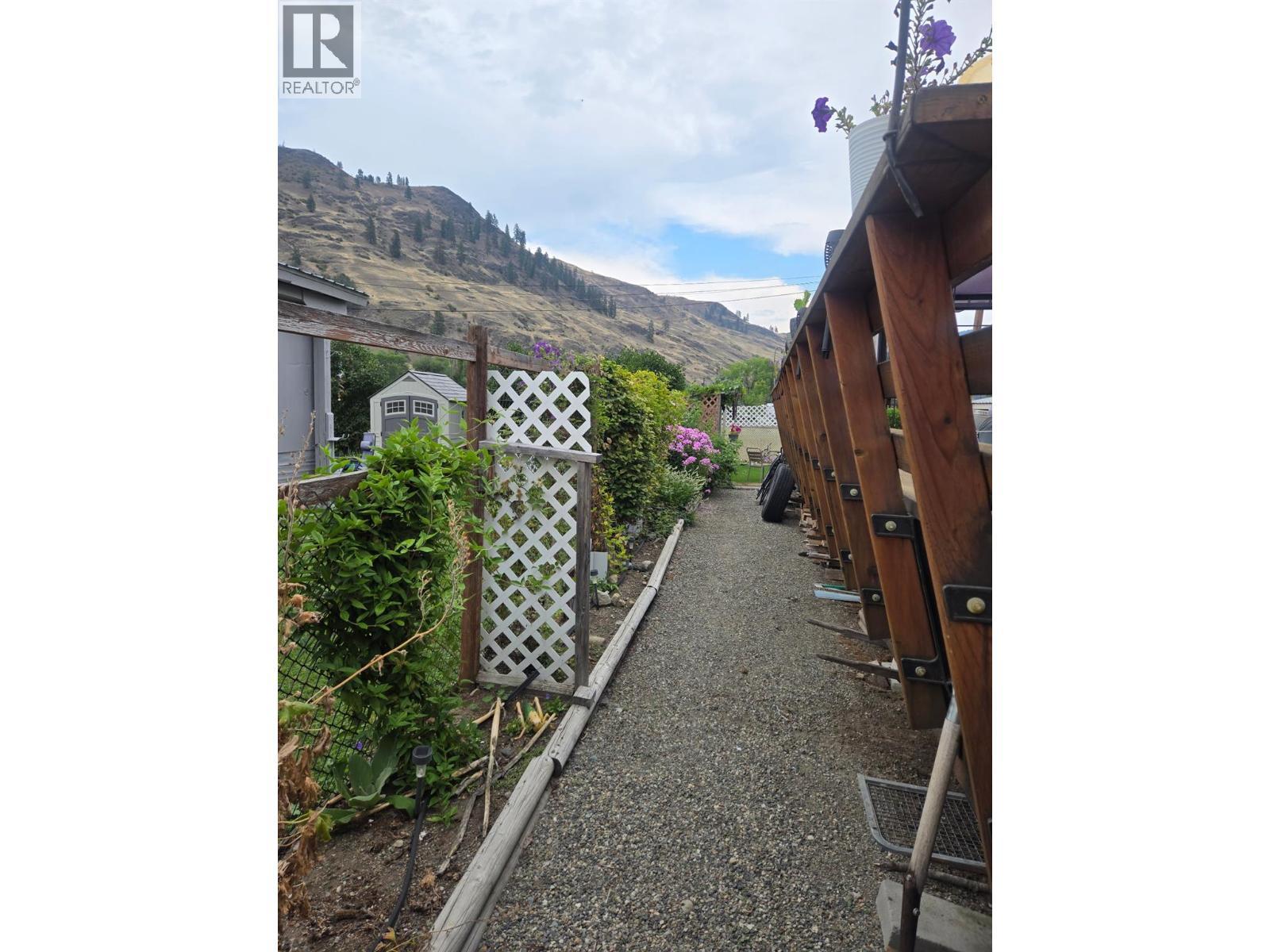 925 Thirteenth Avenue Unit# 3, Midway, BC