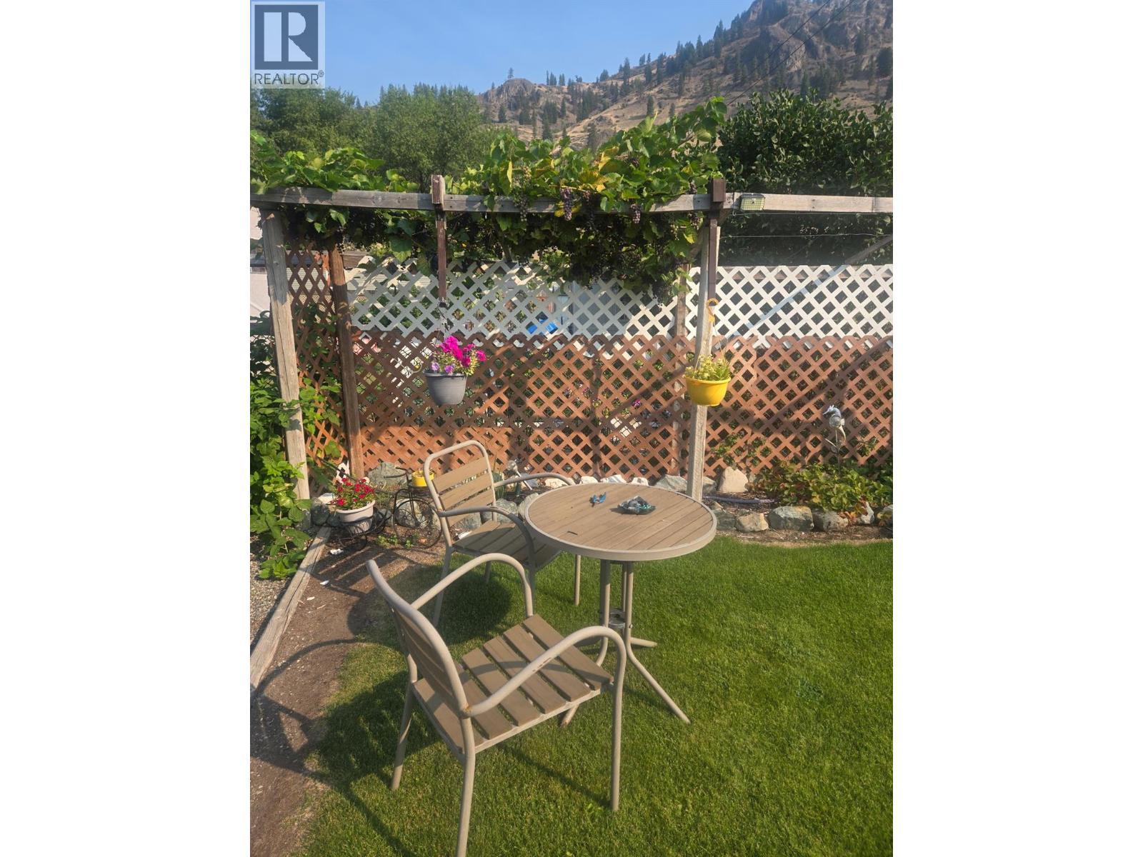 925 Thirteenth Avenue Unit# 3, Midway, BC