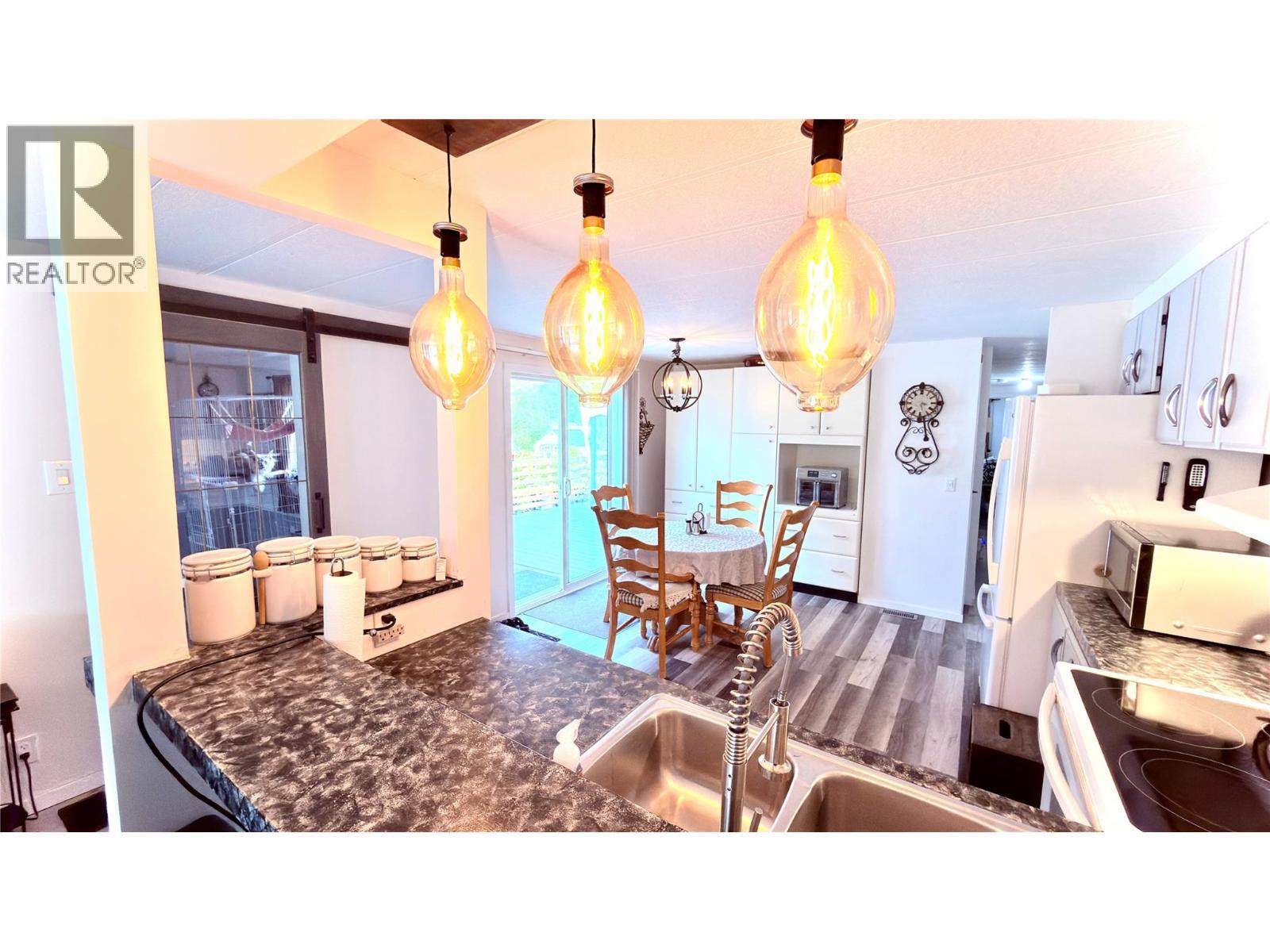 925 Thirteenth Avenue Unit# 3, Midway, BC