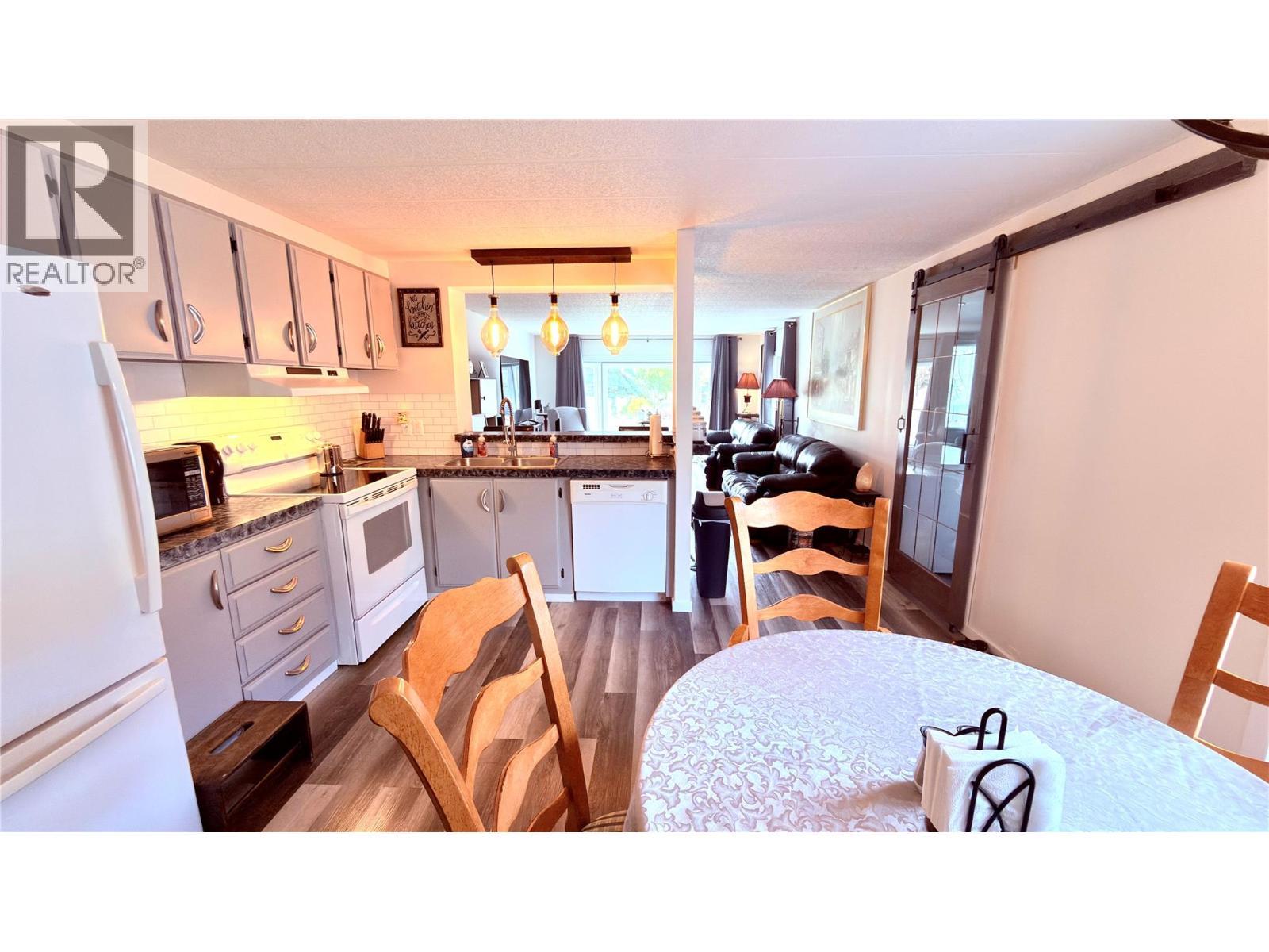 925 Thirteenth Avenue Unit# 3, Midway, BC