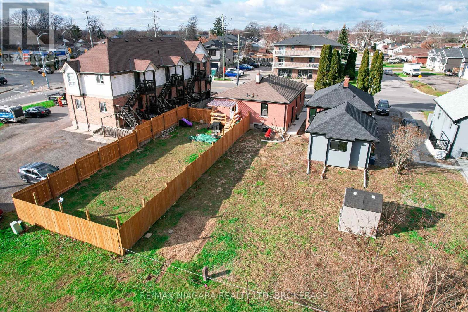 Basement - 233 Pelham Road, St. Catharines (Western Hill), ON - Outdoor