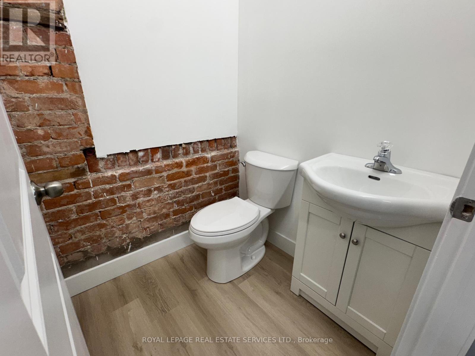 1068 Barton Street E, Hamilton, ON