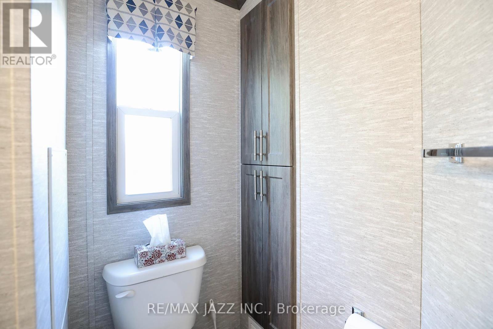 819 - 225 Platten Boulevard, Scugog, ON - Indoor Photo Showing Bathroom
