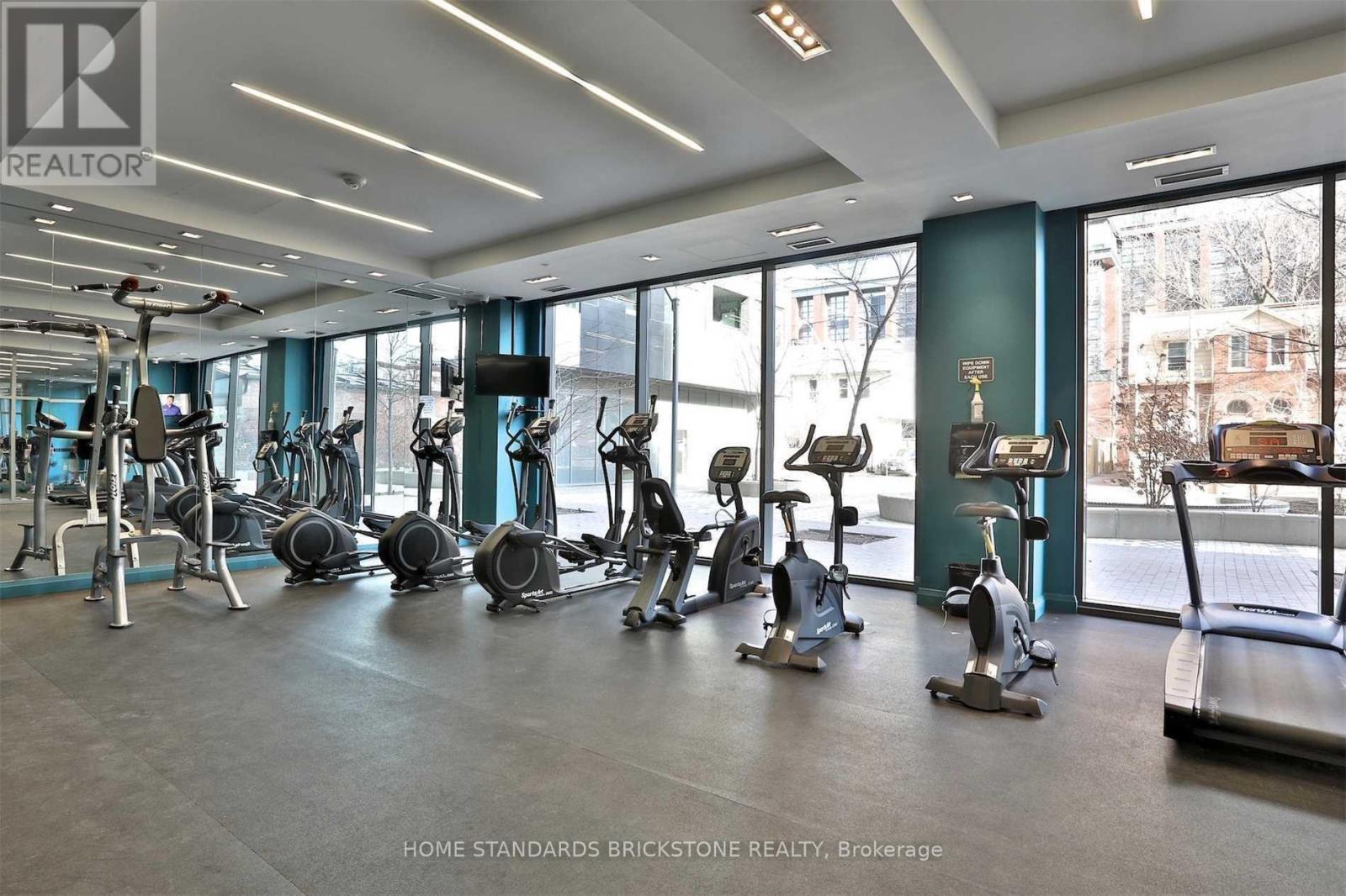 1221 - 525 Adelaide Street W, Toronto, ON - Indoor Photo Showing Gym Room