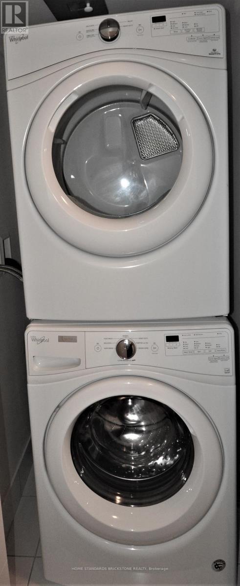 1221 - 525 Adelaide Street W, Toronto, ON - Indoor Photo Showing Laundry Room