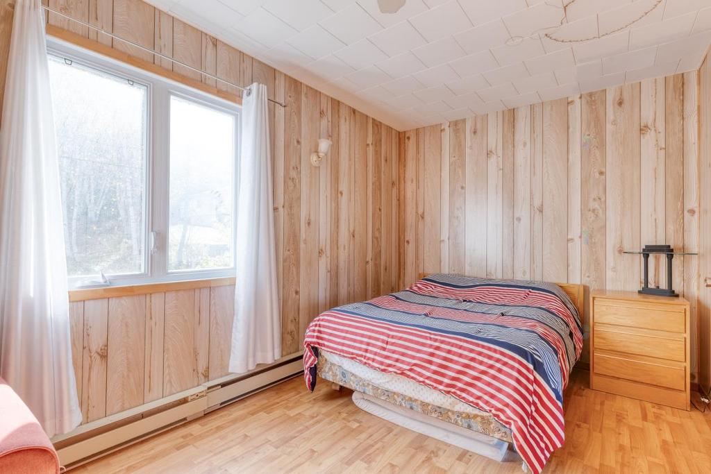 - 111 Ch. Vézina, Saint-Michel-Des-Saints, QC - Indoor Photo Showing Bedroom