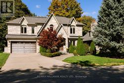14 BALLANTYNE COURT Toronto, ON M9A 1W9