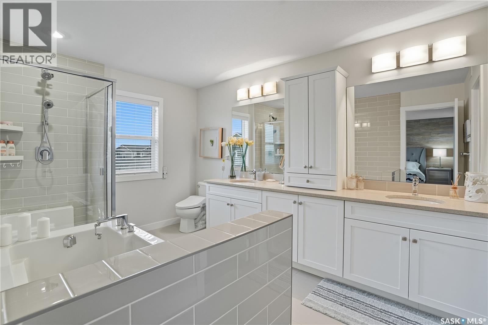303 Dagnone Crescent, Saskatoon, SK - Indoor Photo Showing Bathroom