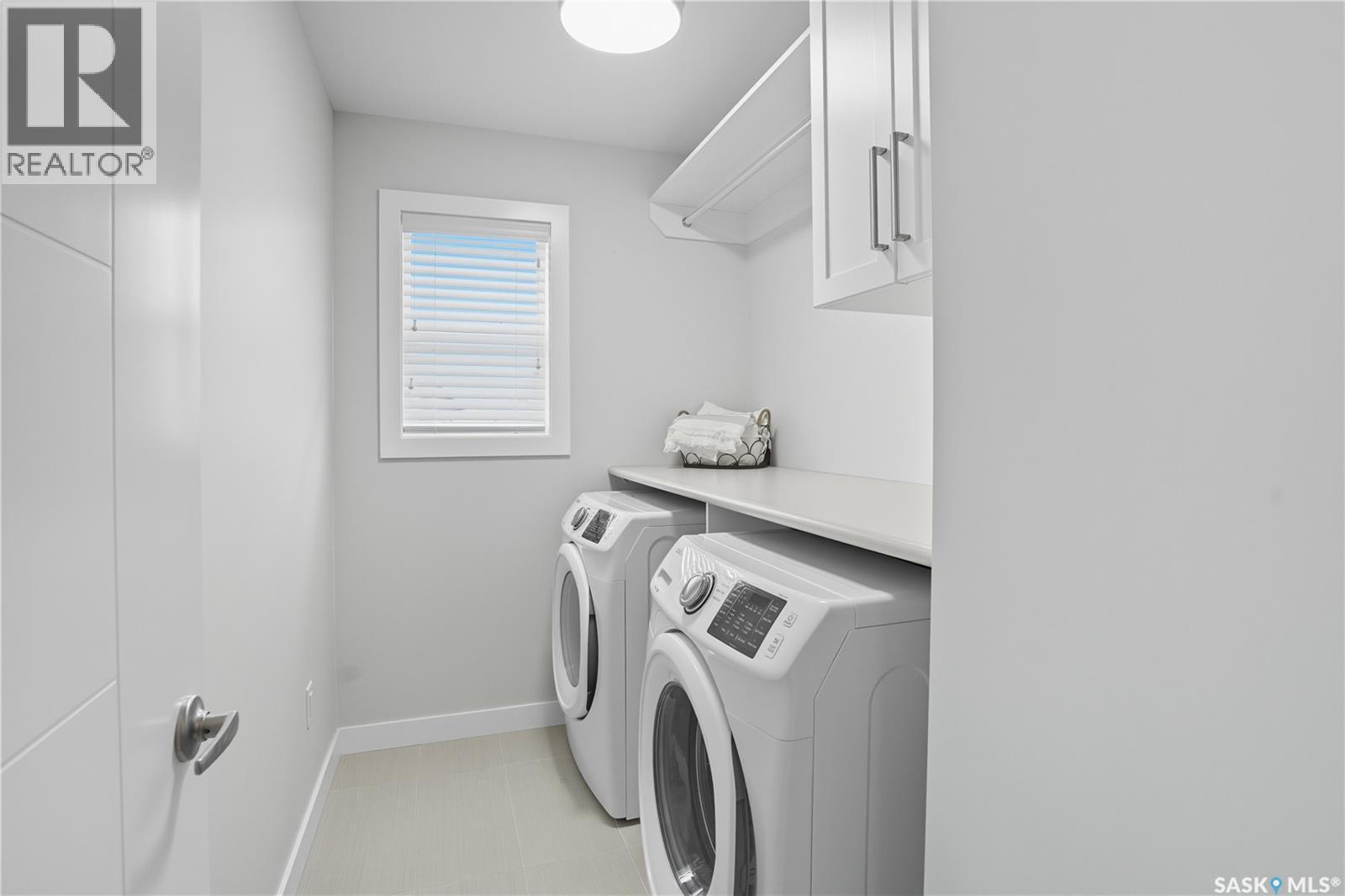 303 Dagnone Crescent, Saskatoon, SK - Indoor Photo Showing Laundry Room