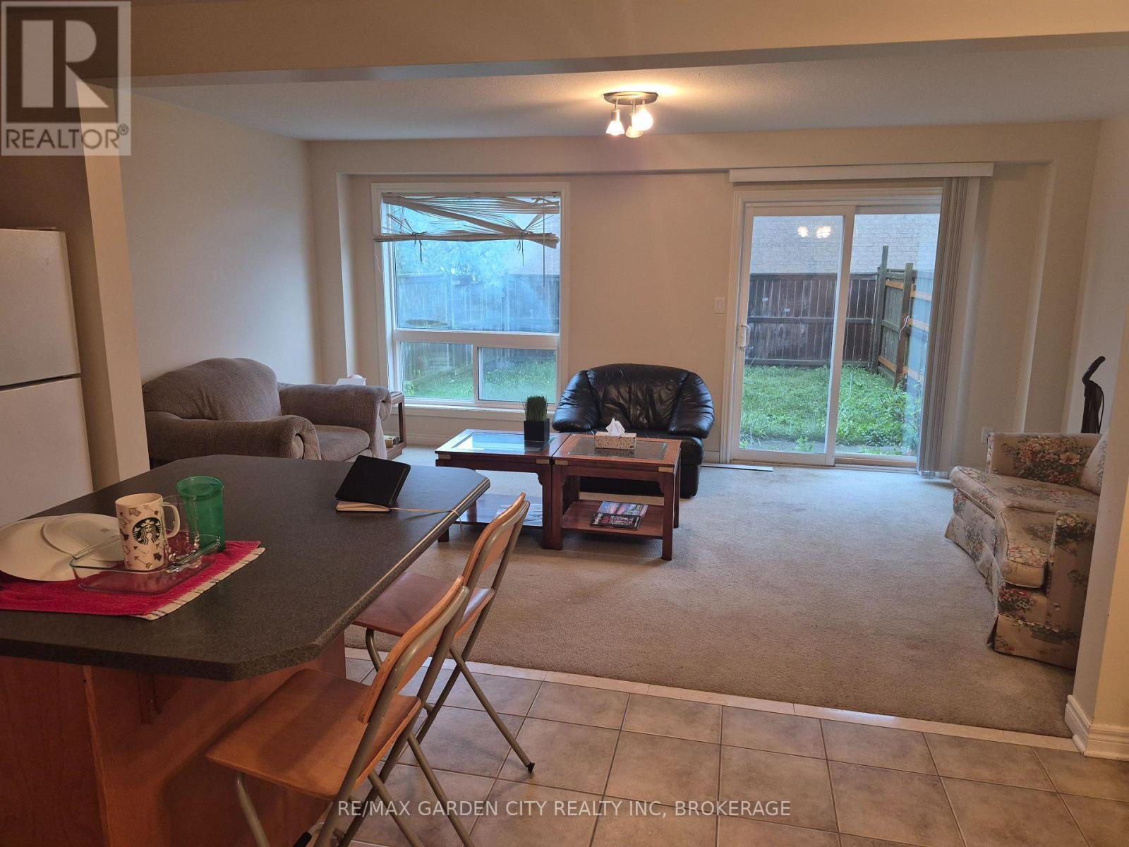 27 Natalie Court, Thorold (Confederation Heights), ON - Indoor