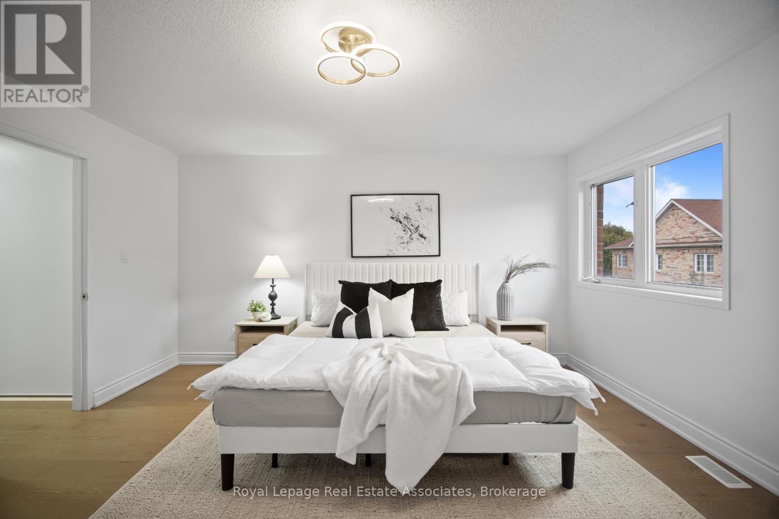 580 Courtney Valley Road, Mississauga, ON - Indoor Photo Showing Bedroom