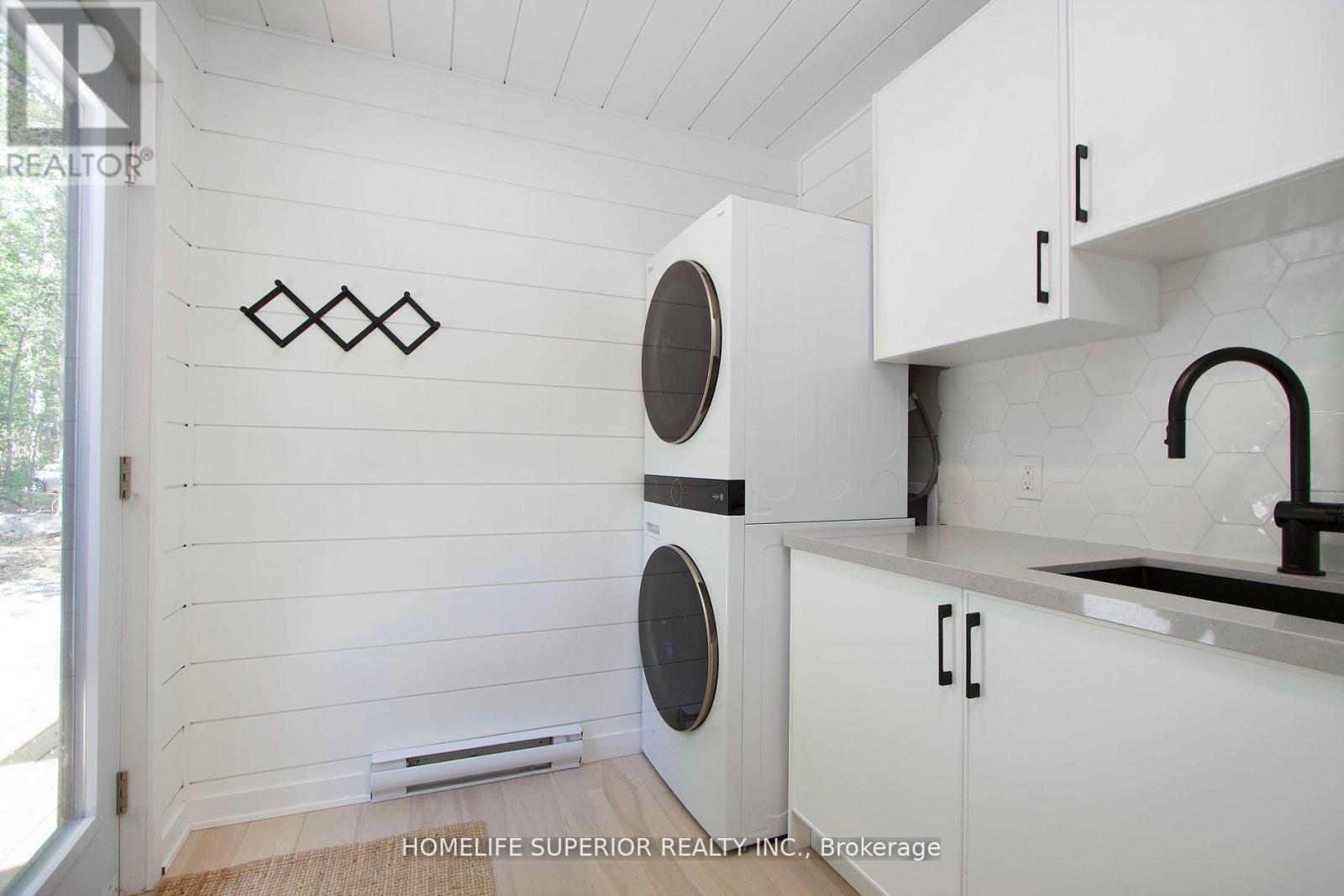 110 West Bay Boulevard, Kawartha Lakes (Bexley), ON - Indoor