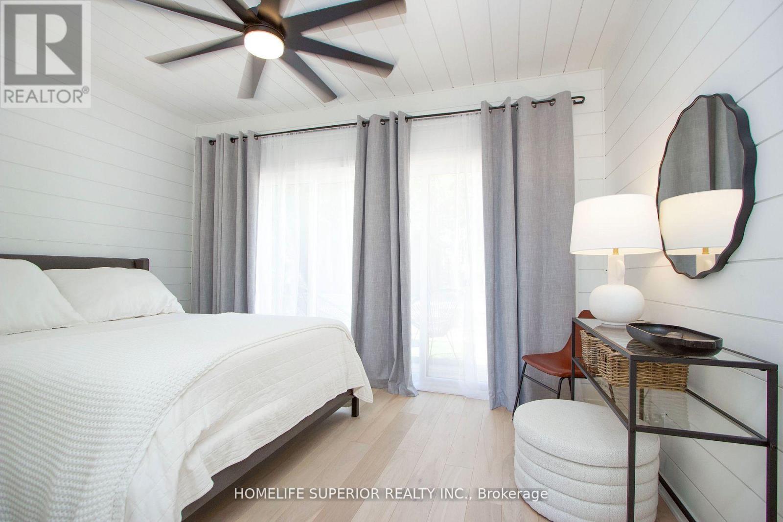 110 West Bay Boulevard, Kawartha Lakes (Bexley), ON - Indoor Photo Showing Bedroom
