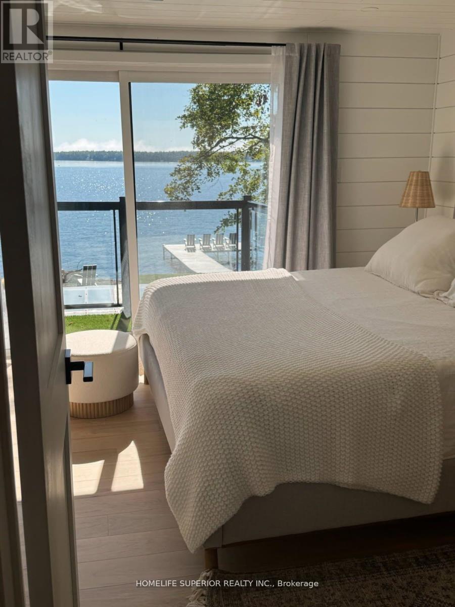 110 West Bay Boulevard, Kawartha Lakes (Bexley), ON - Indoor Photo Showing Bedroom