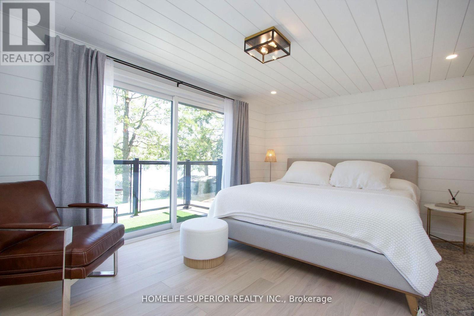 110 West Bay Boulevard, Kawartha Lakes (Bexley), ON - Indoor Photo Showing Bedroom