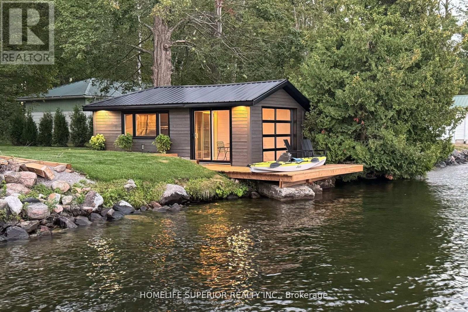 110 West Bay Boulevard, Kawartha Lakes (Bexley), ON - Outdoor With Body Of Water
