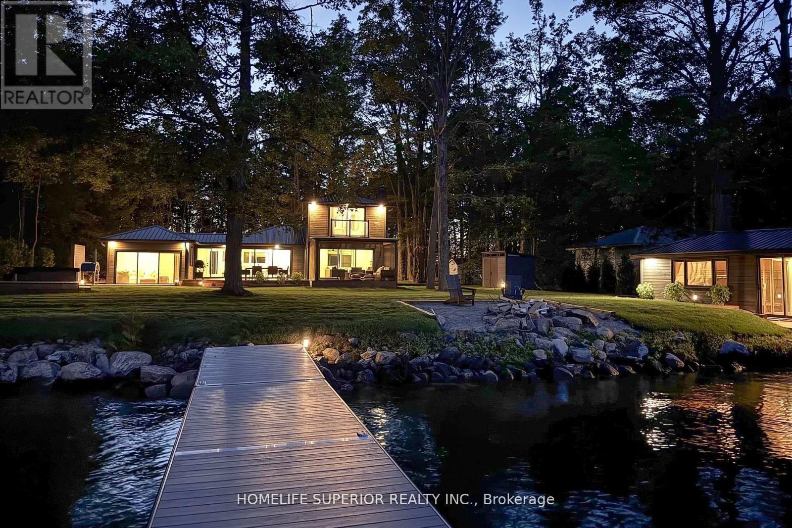 110 West Bay Boulevard, Kawartha Lakes (Bexley), ON - Outdoor With Body Of Water