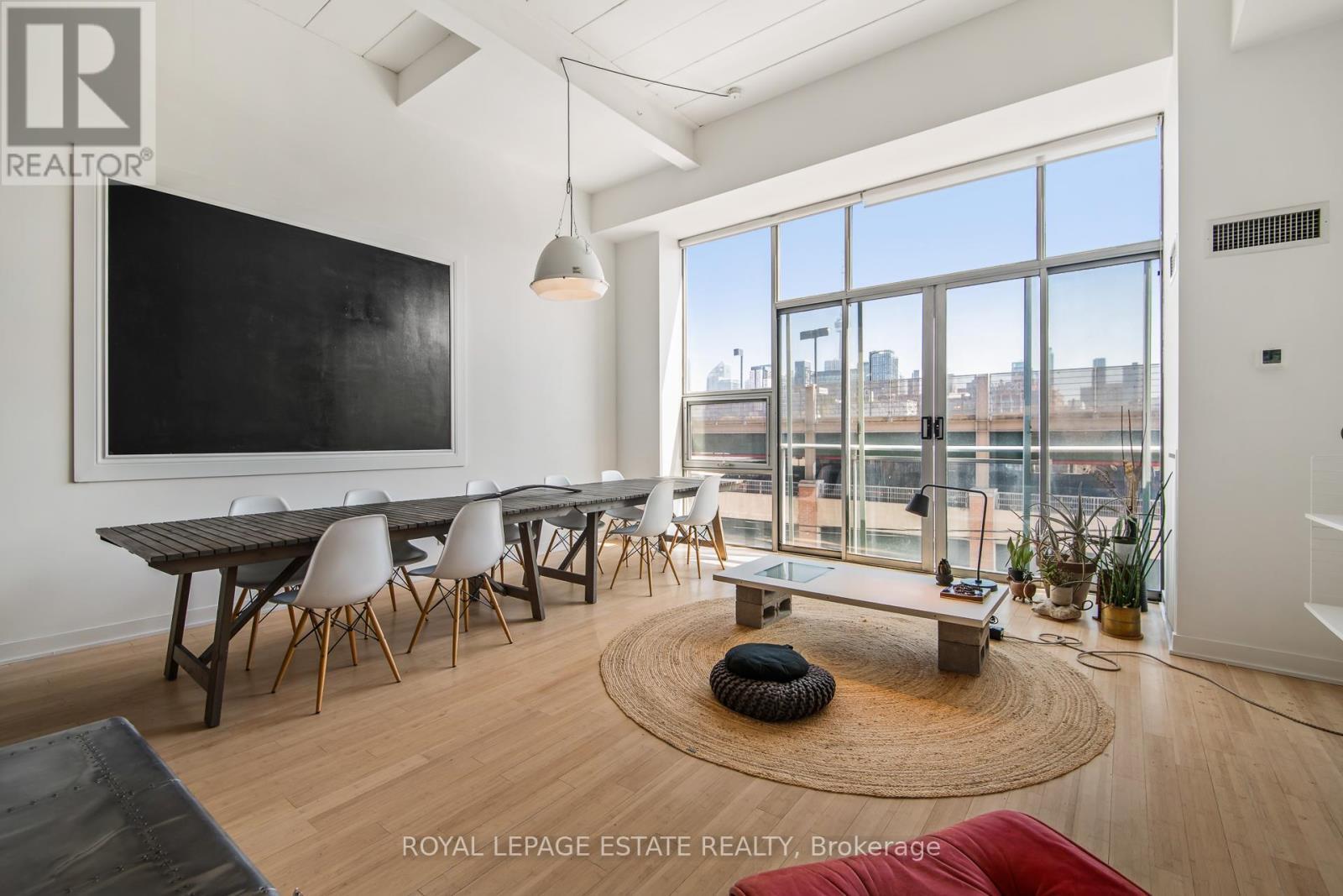 301 - 160 Baldwin Street, Toronto, ON - Indoor