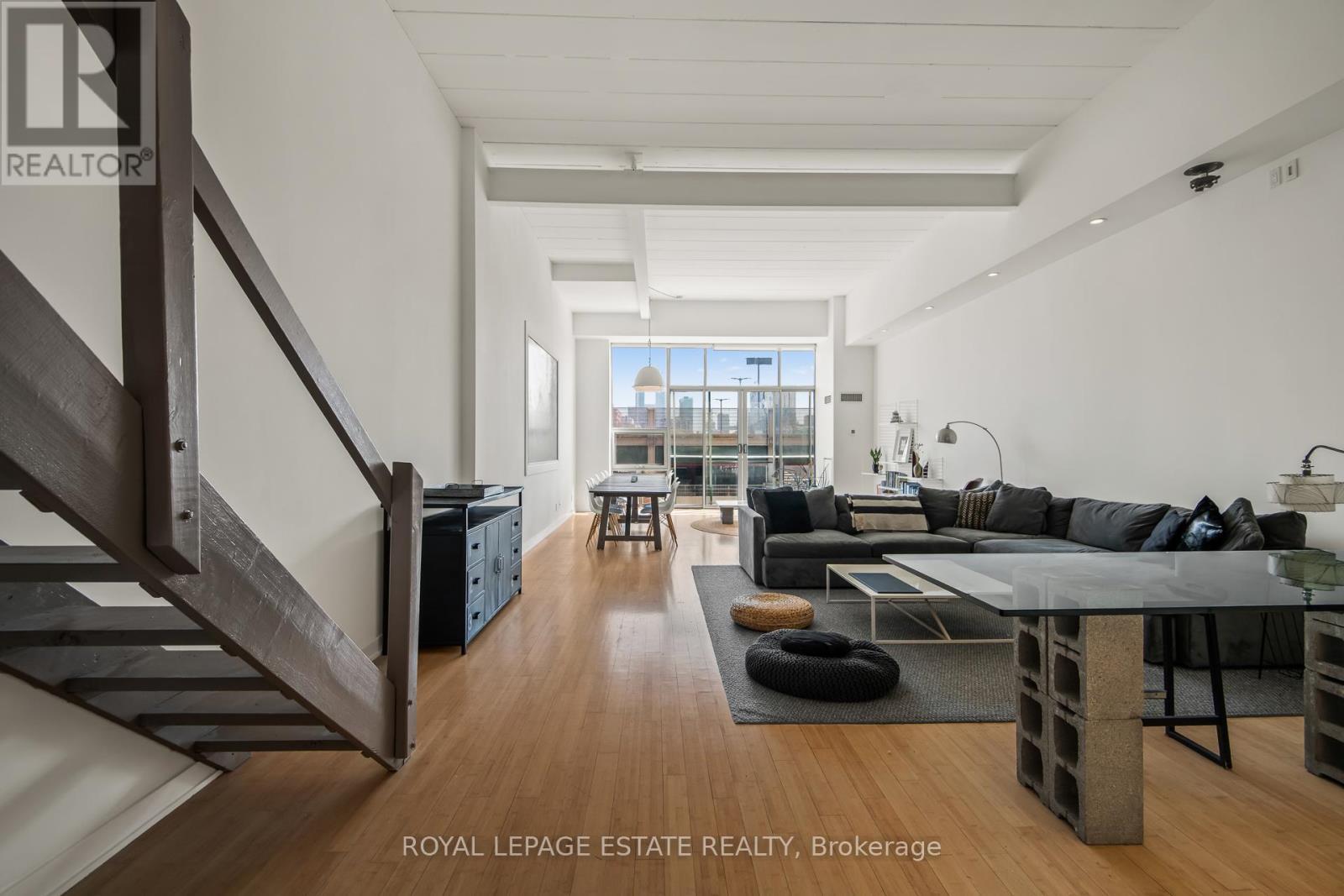 301 - 160 Baldwin Street, Toronto, ON - Indoor