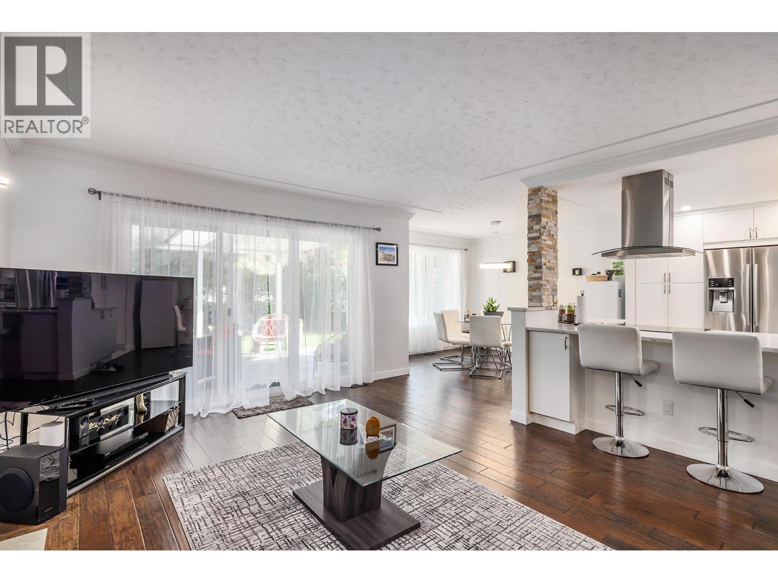 Engineered Hardwood - 3370 Casorso Road Unit# 31, Kelowna, BC - Indoor