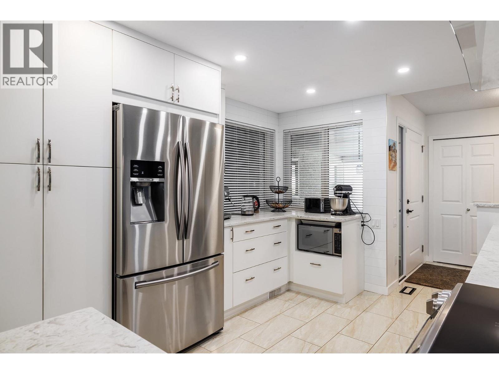 3370 Casorso Road Unit# 31, Kelowna, BC - Indoor Photo Showing Kitchen
