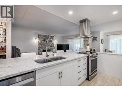 Lots of soft close drawers -