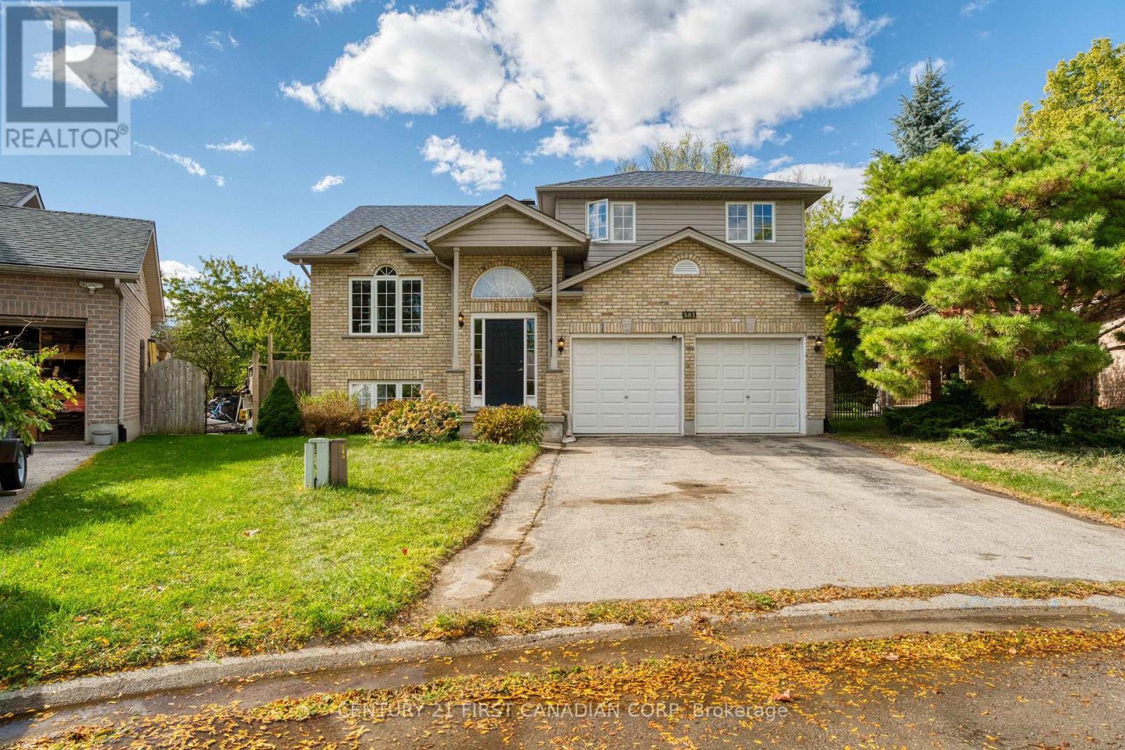 581 Forest Creek Place, London East (East A), ON - Outdoor With Facade