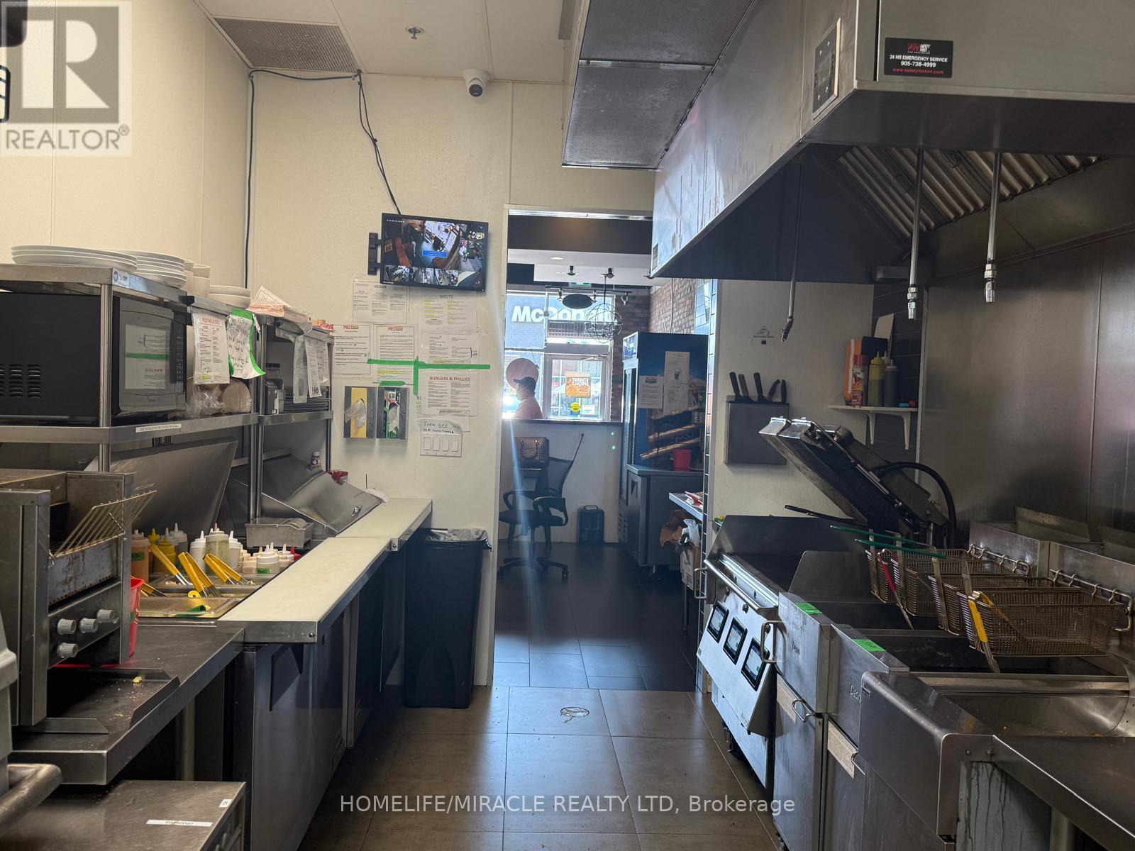 4 - 101 James Snow Parkway N, Milton, ON