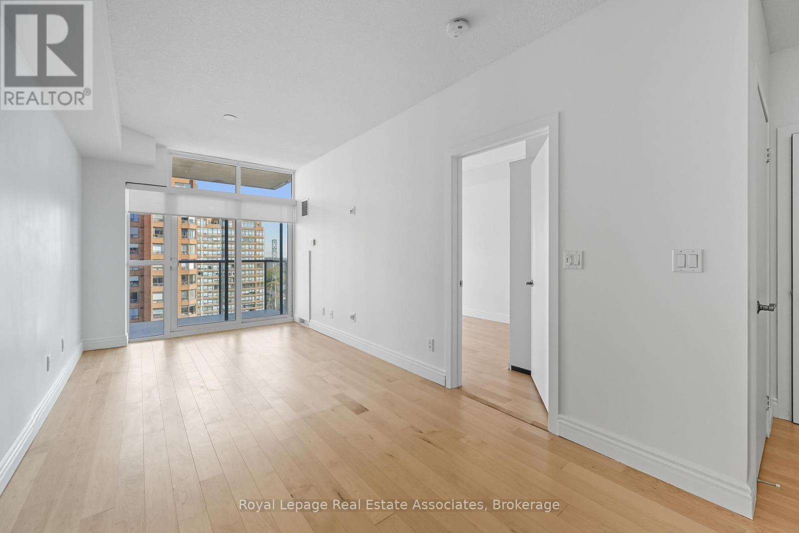 1407 - 551 Maple Avenue, Burlington, ON - Indoor Photo Showing Other Room