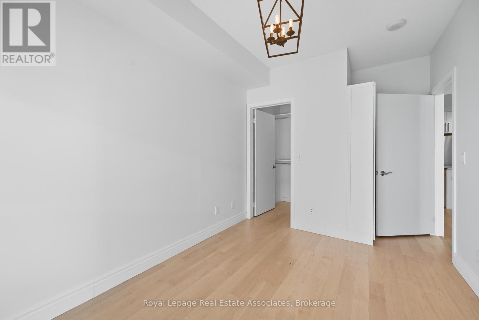 Bedroom / to walk in closet - 1407 - 551 Maple Avenue, Burlington, ON - Indoor Photo Showing Other Room