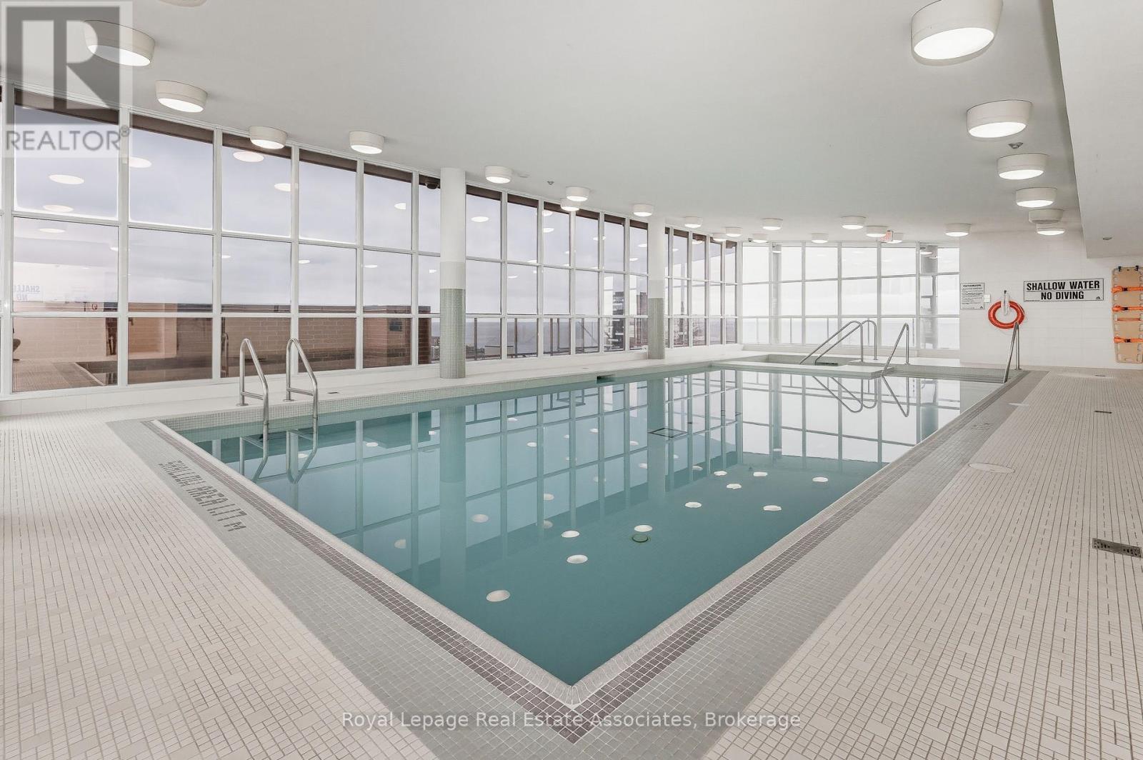 Indoor Pool - 1407 - 551 Maple Avenue, Burlington, ON - Indoor Photo Showing Other Room With In Ground Pool