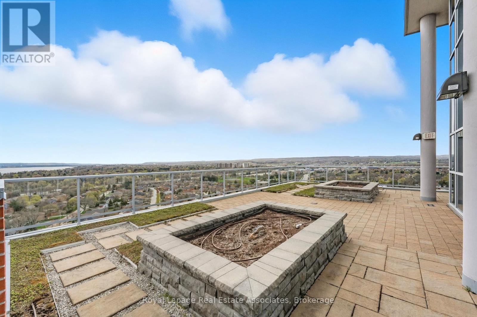 Terrace - amenities - 1407 - 551 Maple Avenue, Burlington, ON - Outdoor With View