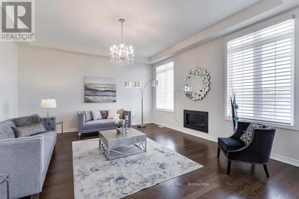 72 Joseph Hartman Crescent, Aurora, ON - Indoor Photo Showing Living Room With Fireplace