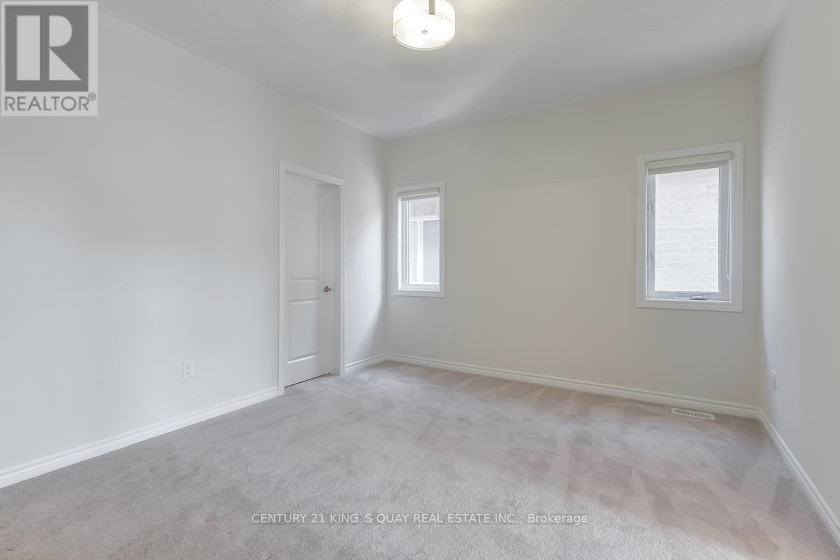 72 Joseph Hartman Crescent, Aurora, ON - Indoor Photo Showing Other Room