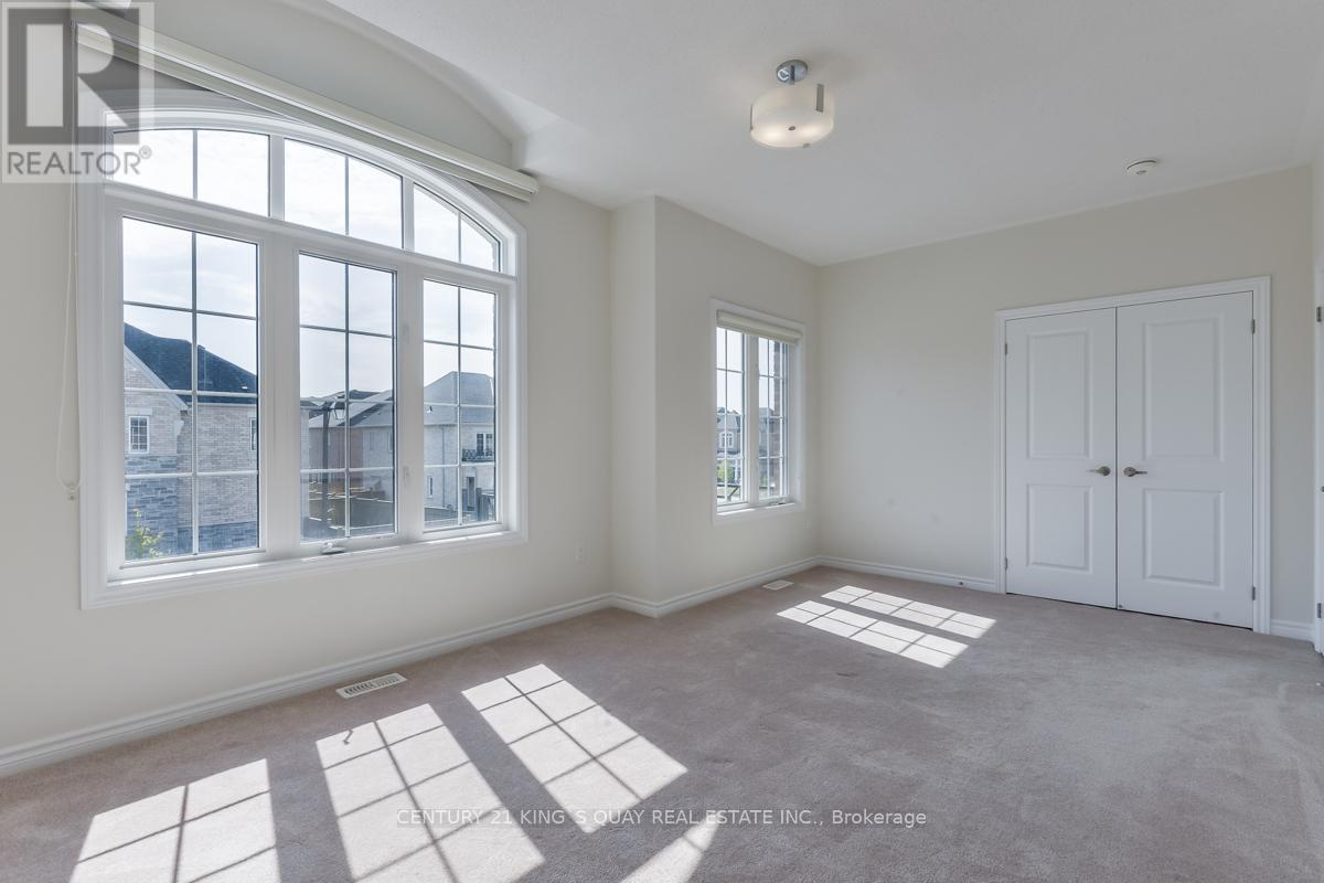 72 Joseph Hartman Crescent, Aurora, ON - Indoor Photo Showing Other Room