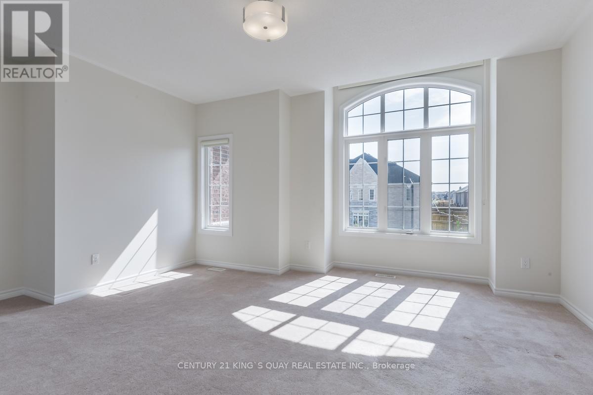 72 Joseph Hartman Crescent, Aurora, ON - Indoor Photo Showing Other Room