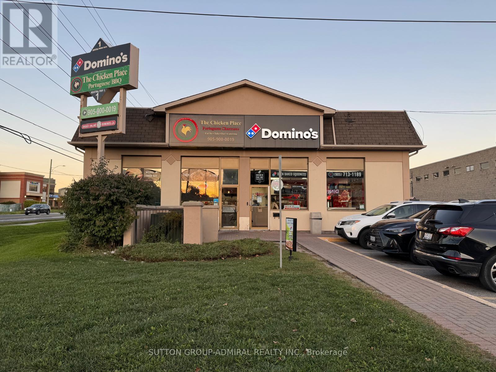 1 Industrial Parkway S, Aurora, ON