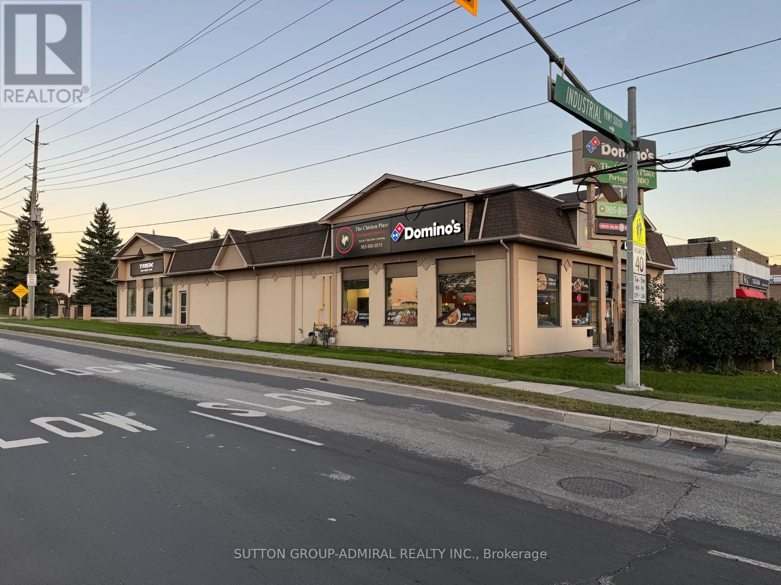 1 Industrial Parkway S, Aurora, ON