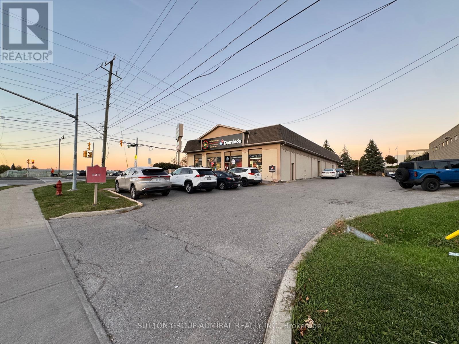 1 Industrial Parkway S, Aurora, ON