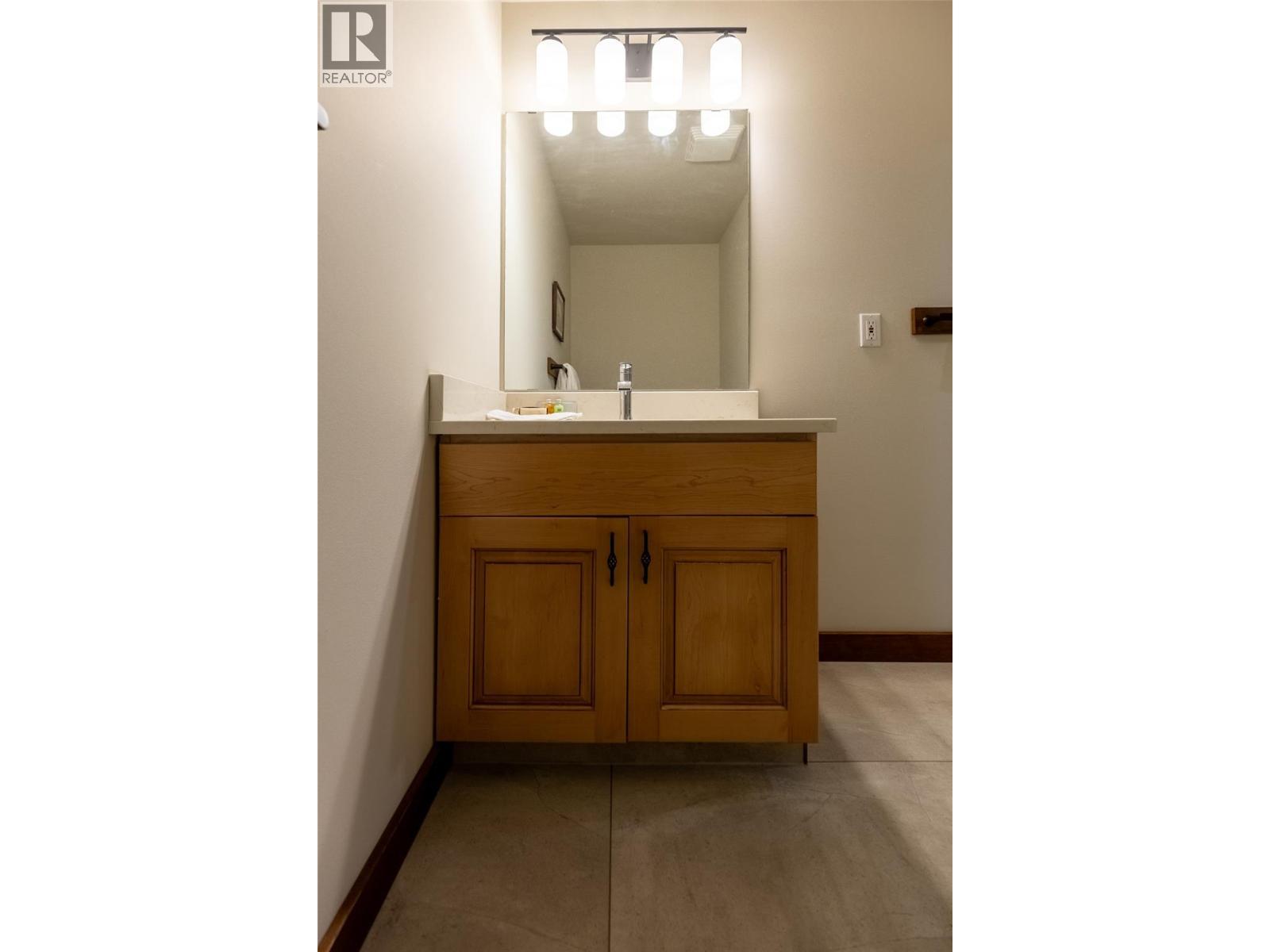 4576 Timberline Crescent Unit# 4, Fernie, BC - Indoor Photo Showing Bathroom